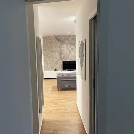 Apartment Kibilu - San Donato Vicinanze Irccs Policlinico *